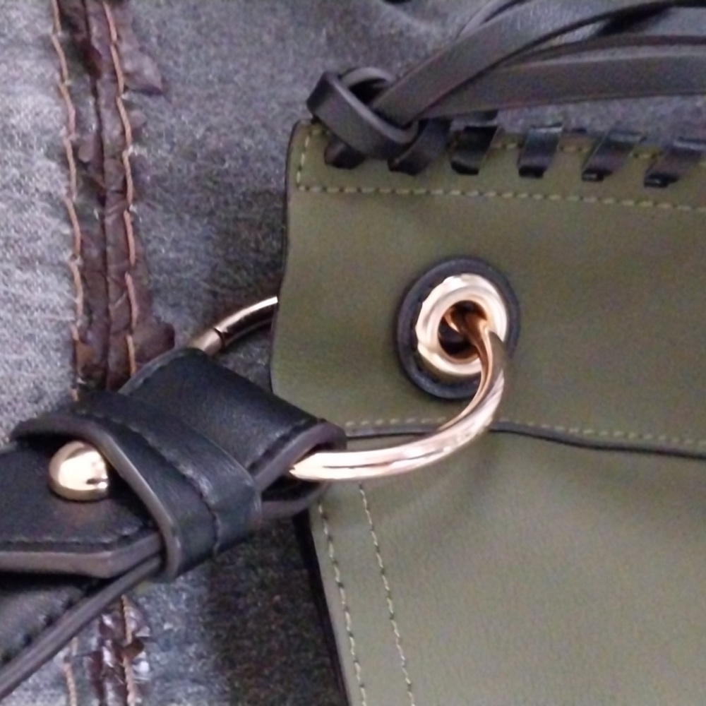 Anthropologie PU purse - Picture 4 of 8